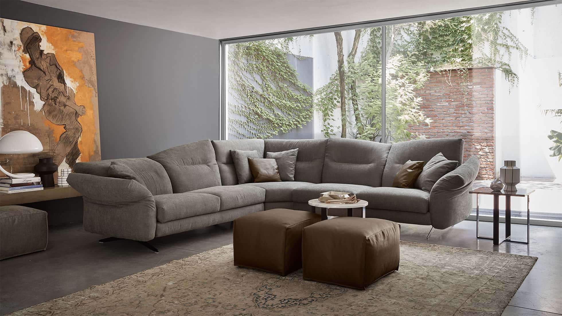 soggiorno con divano angolare di design