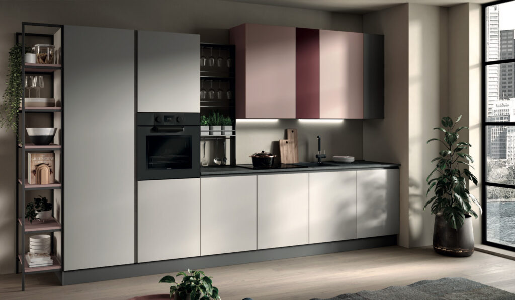 cucina lineare piccola grigia e rosa